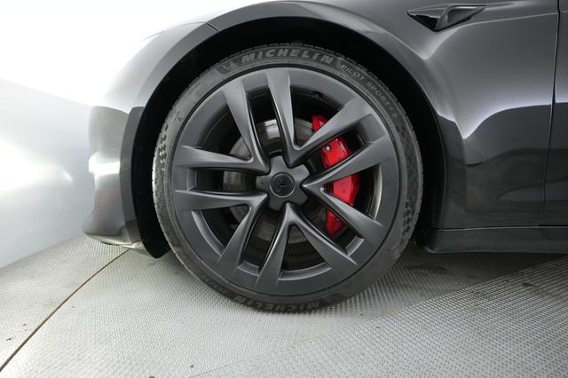 2023 Tesla Model S — photo 7 of 22