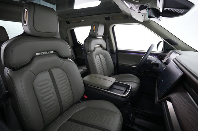 2022 Rivian R1T — photo 19 of 23