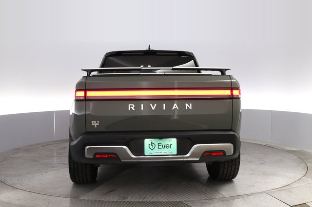 2022 Rivian R1T — photo 12 of 23