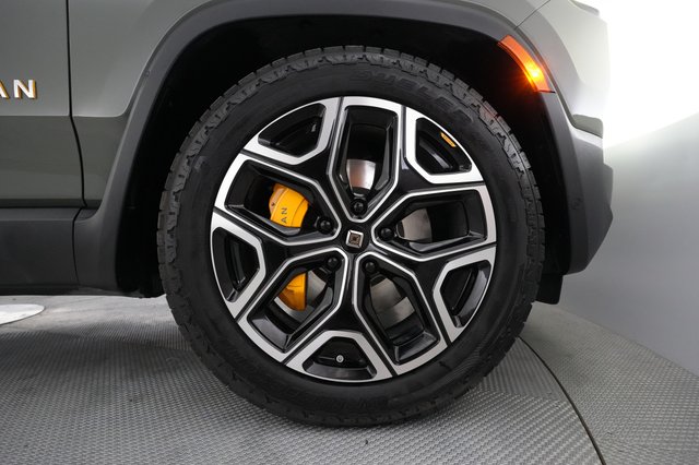 2022 Rivian R1T — photo 16 of 23