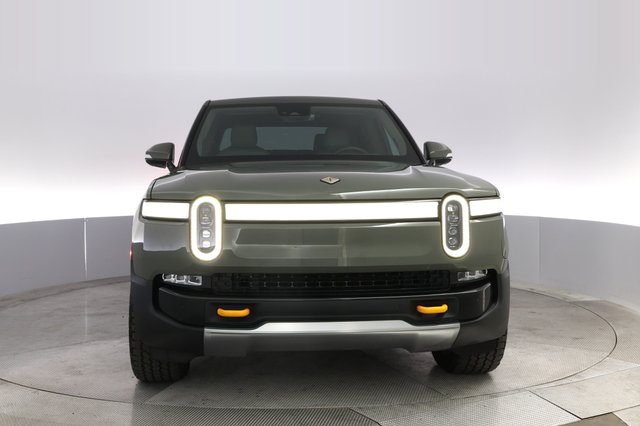 2022 Rivian R1T — photo 9 of 23