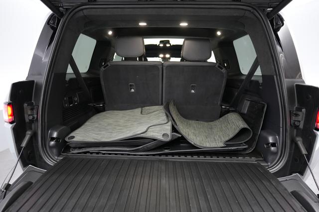 2022 Rivian R1S — photo 6 of 21