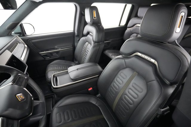2022 Rivian R1S — photo 3 of 21