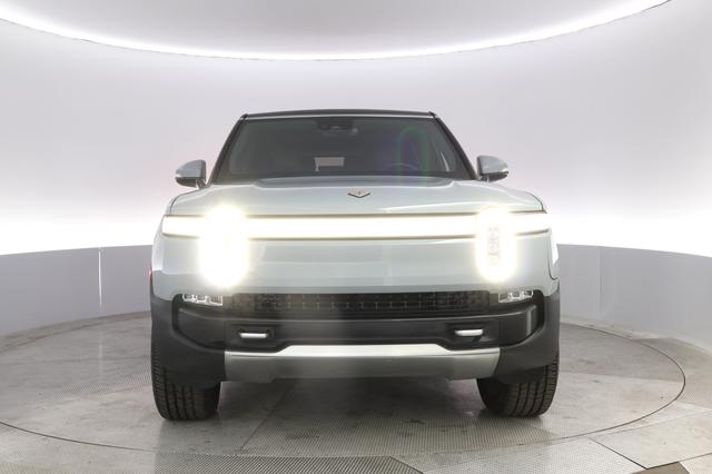 2022 Rivian R1S — photo 9 of 21