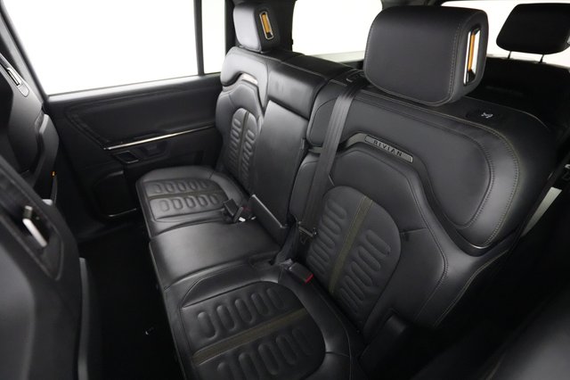 2022 Rivian R1S — photo 18 of 21