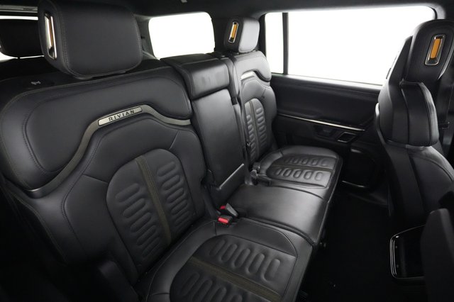 2022 Rivian R1S — photo 4 of 21