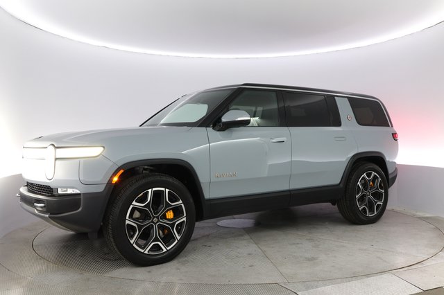 2022 Rivian R1S — photo 14 of 21