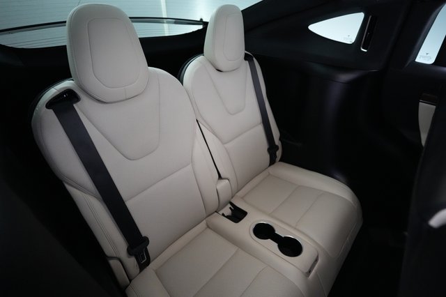 2022 Tesla Model X — photo 21 of 23