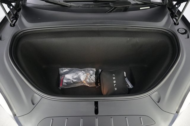 2022 Tesla Model X — photo 22 of 23