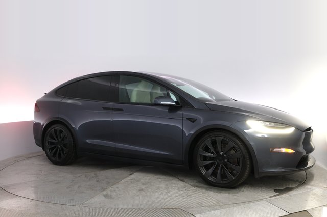 2022 Tesla Model X — photo 11 of 23