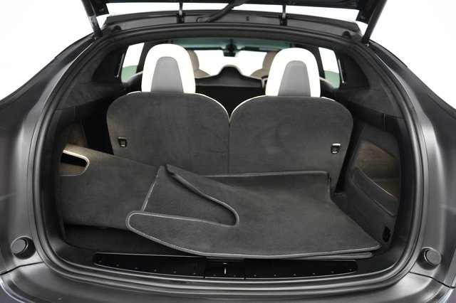 2022 Tesla Model X — photo 6 of 23