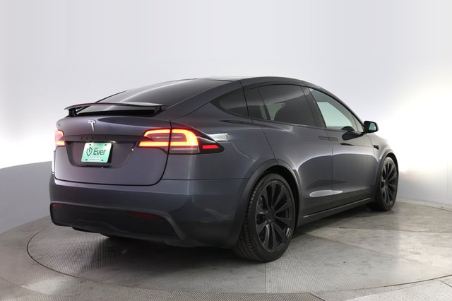 2022 Tesla Model X — photo 2 of 23