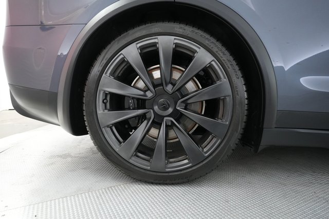 2022 Tesla Model X — photo 15 of 23