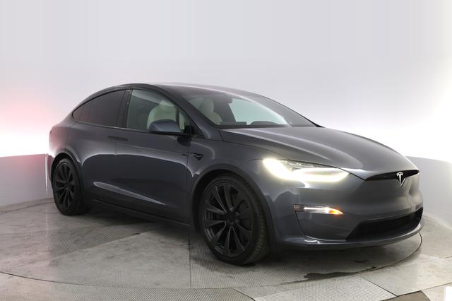2022 Tesla Model X — photo 10 of 23