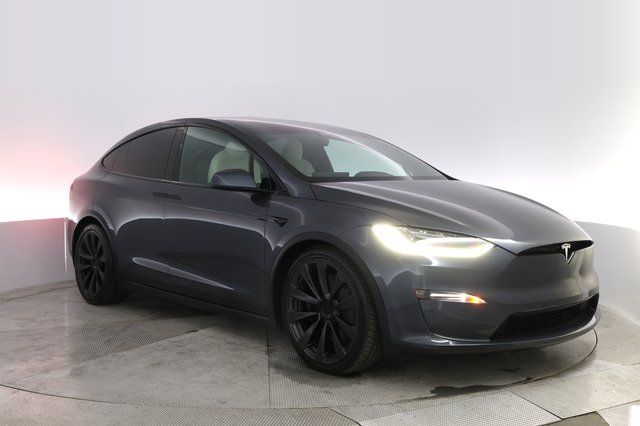 2022 Tesla Model X — photo 10 of 23