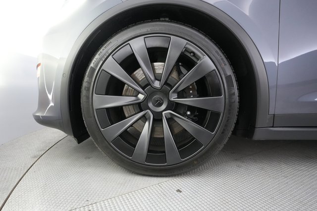 2022 Tesla Model X — photo 7 of 23