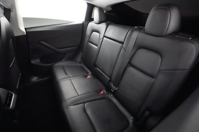 2022 Tesla Model Y — photo 19 of 21