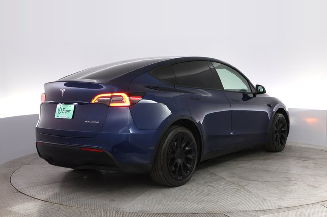 2022 Tesla Model Y — photo 2 of 21