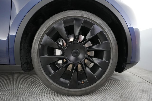 2022 Tesla Model Y — photo 7 of 21