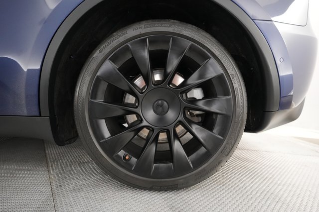 2022 Tesla Model Y — photo 15 of 21