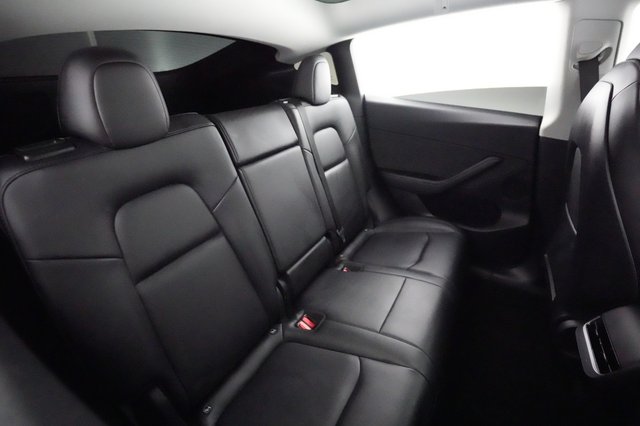 2022 Tesla Model Y — photo 4 of 21