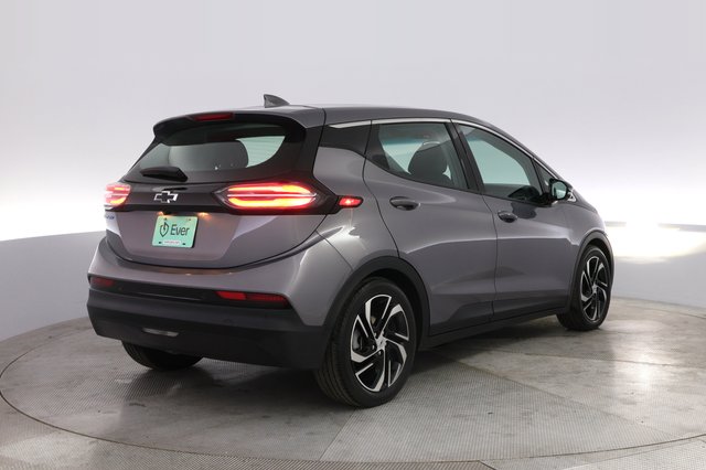 2022 Chevrolet Bolt EV — photo 2 of 20