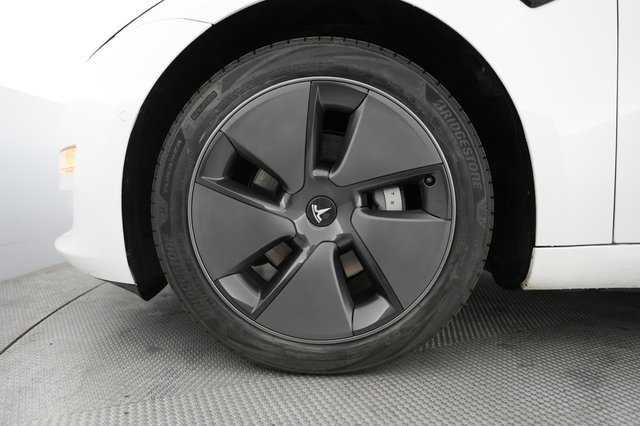 2022 Tesla Model 3 — photo 7 of 22