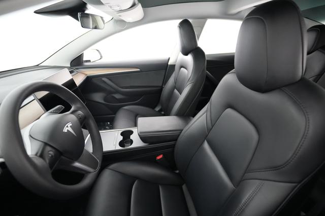 2022 Tesla Model 3 — photo 3 of 22