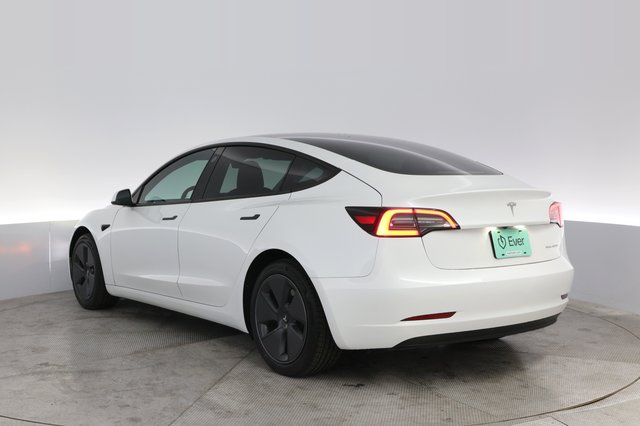 2022 Tesla Model 3 — photo 13 of 22