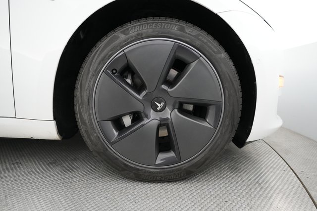 2022 Tesla Model 3 — photo 17 of 22