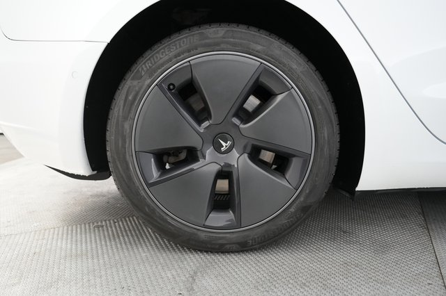 2022 Tesla Model 3 — photo 16 of 22