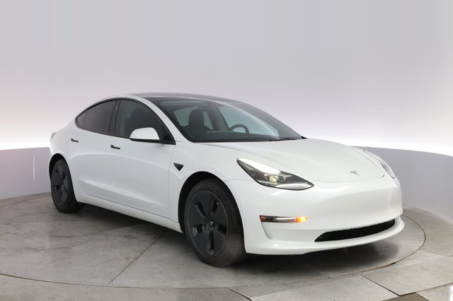 2022 Tesla Model 3 — photo 10 of 22