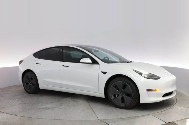2022 Tesla Model 3 — photo 11 of 22