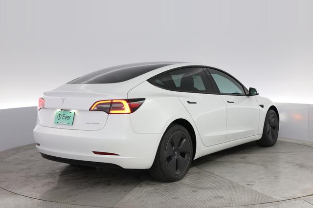 2022 Tesla Model 3 — photo 2 of 22