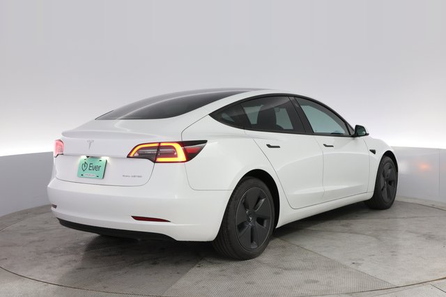 2022 Tesla Model 3 — photo 2 of 22
