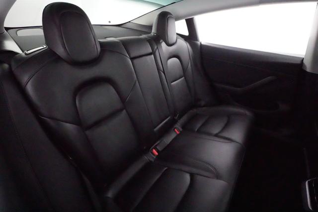 2022 Tesla Model 3 — photo 4 of 21