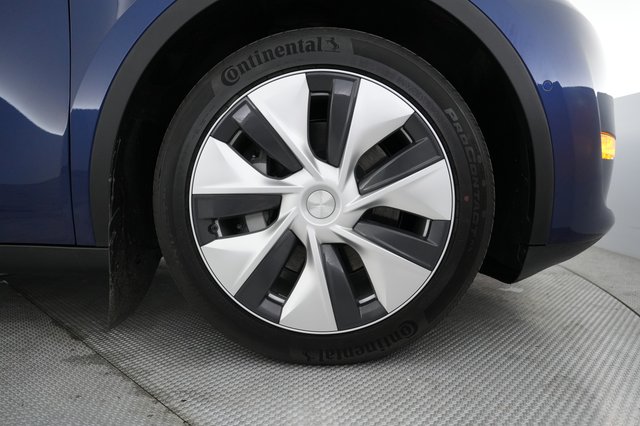 2023 Tesla Model Y — photo 16 of 22
