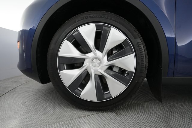 2023 Tesla Model Y — photo 7 of 22