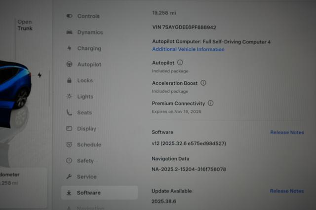 2023 Tesla Model Y — photo 5 of 22