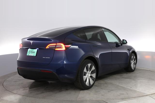 2023 Tesla Model Y — photo 2 of 22