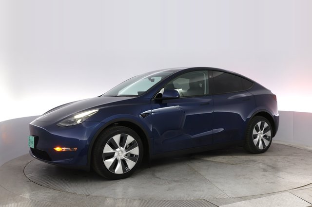 2023 Tesla Model Y — photo 14 of 22