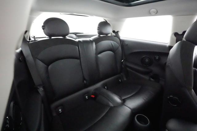 2023 MINI Cooper SE — photo 4 of 19