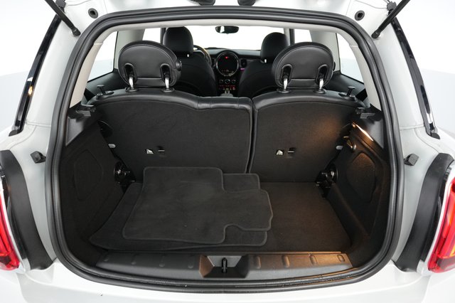 2023 MINI Cooper SE — photo 6 of 19