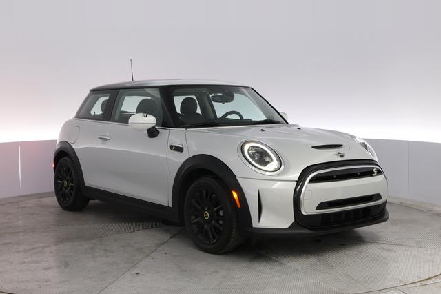 2023 MINI Cooper SE — photo 10 of 19