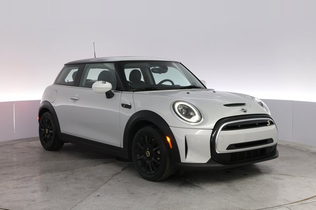 2023 MINI Cooper SE — photo 10 of 19