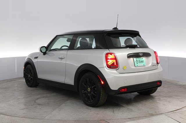 2023 MINI Cooper SE — photo 12 of 19