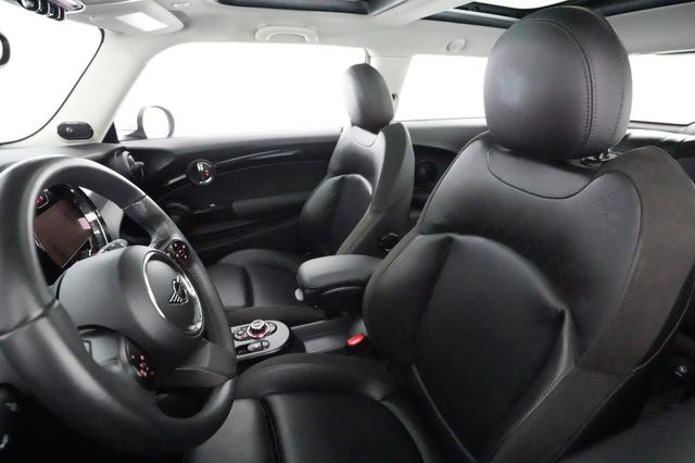 2023 MINI Cooper SE — photo 3 of 19