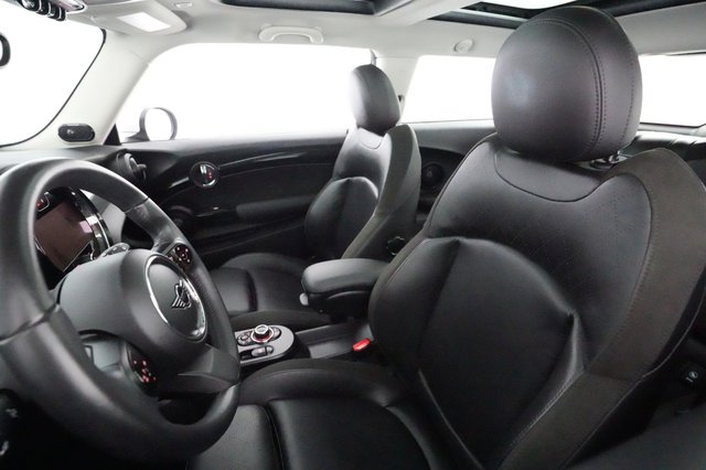 2023 MINI Cooper SE — photo 3 of 19