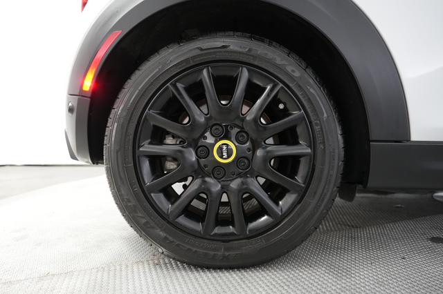 2023 MINI Cooper SE — photo 7 of 19
