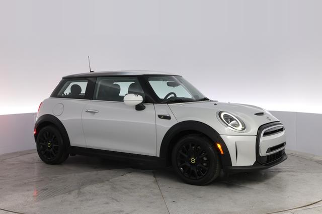 2023 MINI Cooper SE — photo 8 of 19